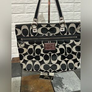 Coach Black/Silver Poppy with Beautiful Lavender Lining. NWOT. Versatile Bag!!!
